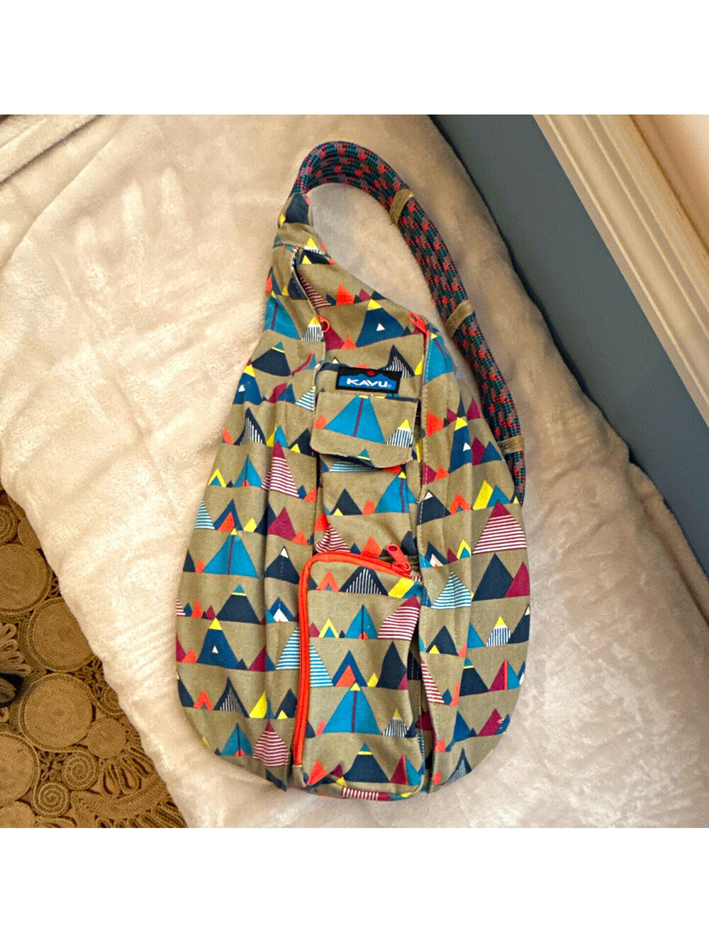 KAVU Multicolor Geometric Sling Bag 10L 3-Pocket Zip Adjustable Strap